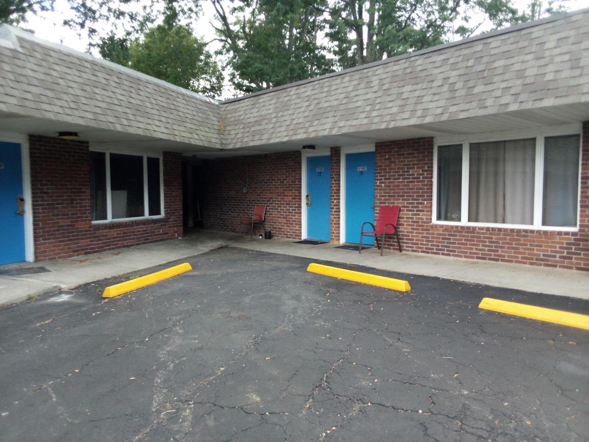 Baw Beese Inn Hillsdale Exterior foto